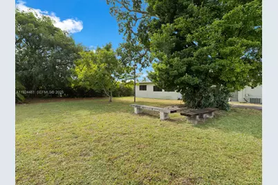19621 NW 39th Ct, Miami Gardens, FL 33055 - Photo 14