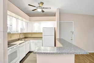 9974 N Belfort Cir, Tamarac, FL 33321 - Photo 4