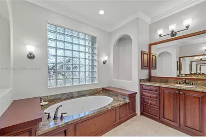 1470 Victoria Isle Dr, Weston, FL 33327 - Photo 14