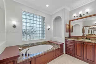 1470 Victoria Isle Dr, Weston, FL 33327 - Photo 14