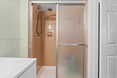 821 NE 207th Ln #102-1, Miami, FL 33179 - Photo 24