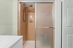 821 NE 207th Ln, Miami, FL 33179 - Photo 24