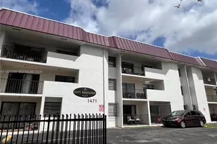 1471 W 43rd Pl, Hialeah, FL 33012 - Photo 2