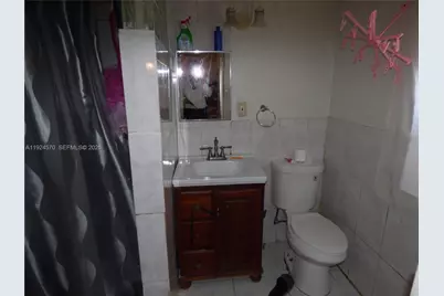 408 NW 97th St, Miami, FL 33150 - Photo 14