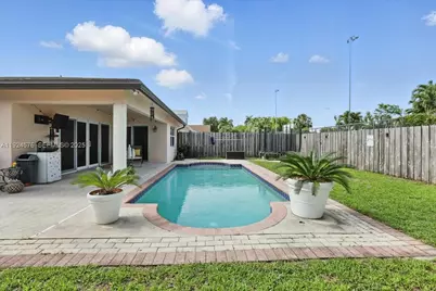 5874 SW 97th Ter, Cooper City, FL 33328 - Photo 2