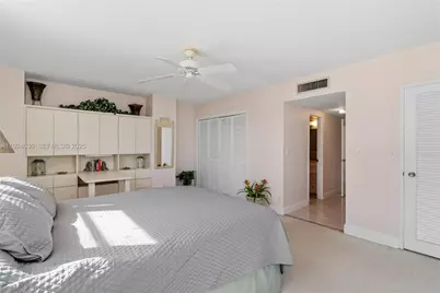 500 Three Islands Blvd #917, Hallandale Beach, FL 33009 - Photo 32