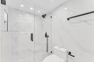 251 174th St, Sunny Isles Beach, FL 33160 - Photo 16