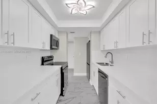 251 174th St, Sunny Isles Beach, FL 33160 - Photo 6