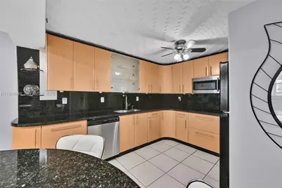 6039 Collins Ave #621, Miami Beach, FL 33140 - Photo 10