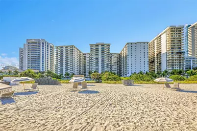 6039 Collins Ave #621, Miami Beach, FL 33140 - Photo 2