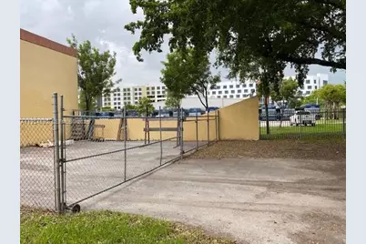2300 NW 34th Ave, Miami, FL 33142 - Photo 8