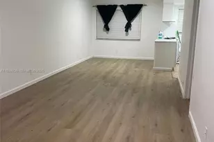 1100 NE 9th Ave, Fort Lauderdale, FL 3240 - Photo 4