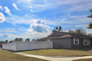 8210 E Sailmaker Ln, Jacksonville, FL 32210 - Photo 4