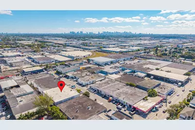 1041 E 24th St, Hialeah, FL 33013 - Photo 24