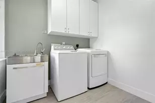 1549 Breakwater Terrace, Hollywood, FL 33019 - Photo 22