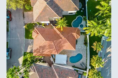 1549 Breakwater Ter #1549, Hollywood, FL 33019 - Photo 36