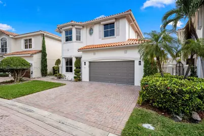 1549 Breakwater Ter #1549, Hollywood, FL 33019 - Photo 2