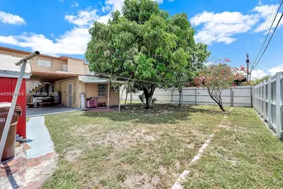 911 E 9th Pl, Hialeah, FL 33010 - Photo 34