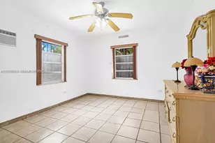 911 E 9th Pl, Hialeah, FL 33010 - Photo 12