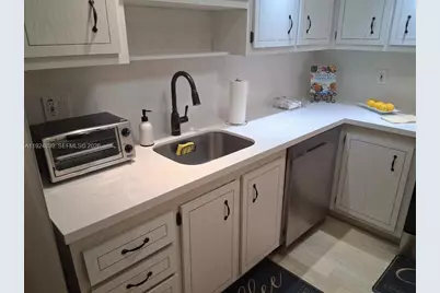 900 St Charles Pl #208, Pembroke Pines, FL 33026 - Photo 6