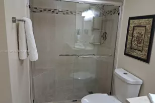 900 St Charles Pl, Pembroke Pines, FL 33026 - Photo 22