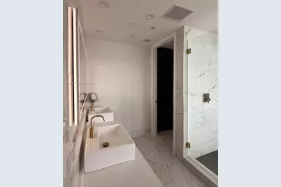 1100 Biscayne Blvd #2203, Miami, FL 33132 - Photo 16