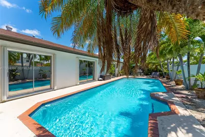 10020 SW 145th Pl, Miami, FL 33186 - Photo 10