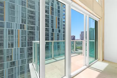41 SE 5th St #906, Miami, FL 33131 - Photo 12