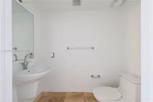 41 SE 5th St, Miami, FL 33131 - Photo 4