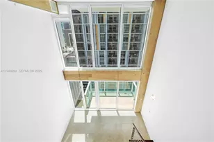 41 SE 5th St, Miami, FL 33131 - Photo 20