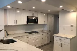 905 Brickell Bay Dr, Miami, FL 33131 - Photo 10