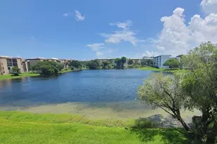 8895 Fontainebleau Blvd, Miami, FL 33172 - Photo 16