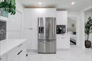 470 NE 110th St, Miami, FL 33161 - Photo 8