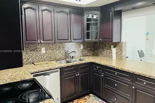 9805 NW 52nd St, Doral, FL 33178 - Photo 6