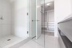 460 NE 28th St, Miami, FL 33137 - Photo 22