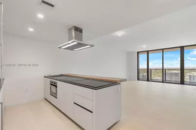 1000 Brickell Plz #3310, Miami, FL 33131 - Photo 2