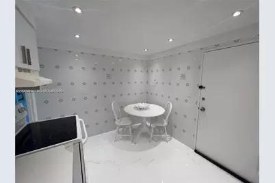 5555 Collins Ave #7T, Miami Beach, FL 33140 - Photo 10