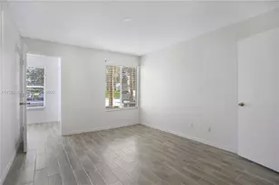 417 Vista Isles Dr, Sunrise, FL 33325 - Photo 24