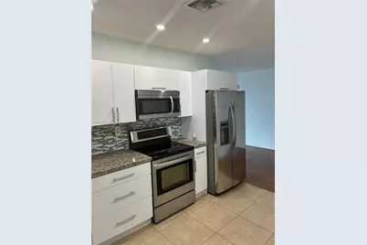 705 E 9th Ct, Hialeah, FL 33010 - Photo 4