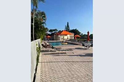 2001 Atlantic Shores Blvd #105, Hallandale Beach, FL 33009 - Photo 4