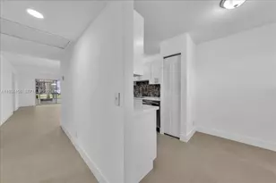 650 SW 124th Terrace, Pembroke Pines, FL 33027 - Photo 6