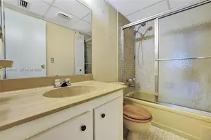 1030 Country Club Dr, Margate, FL 33063 - Photo 22