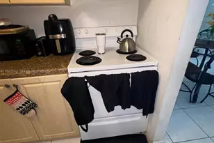 2020 NE 135th St, North Miami, FL 33181 - Photo 38