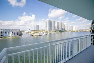 301 174th St, Sunny Isles Beach, FL 33160 - Photo 2