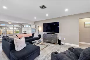 8831 NW 11th St, Pembroke Pines, FL 33024 - Photo 16