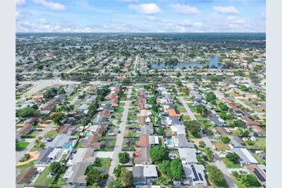 8831 NW 11th St, Pembroke Pines, FL 33024 - Photo 46