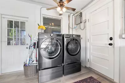 8831 NW 11th St, Pembroke Pines, FL 33024 - Photo 28