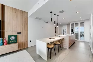 460 NE 28th St, Miami, FL 33137 - Photo 8