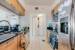 31 SE 5th St, Miami, FL 33131 - Photo 10