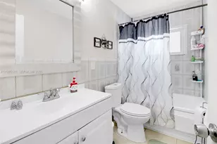 6810 Farragut St, Hollywood, FL 33024 - Photo 14